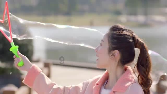 女朋友意外怀孕啦，怎么办呢？？？27岁游戏画面